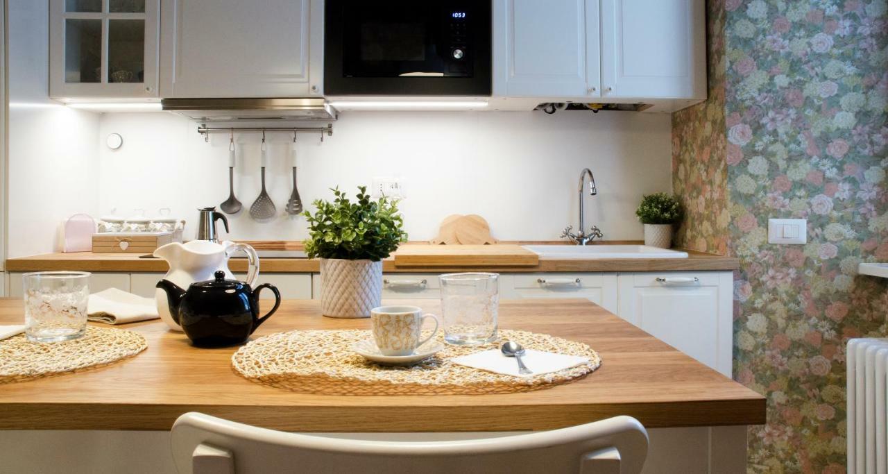 Flowers Apartment Joivy 25 Como Dış mekan fotoğraf