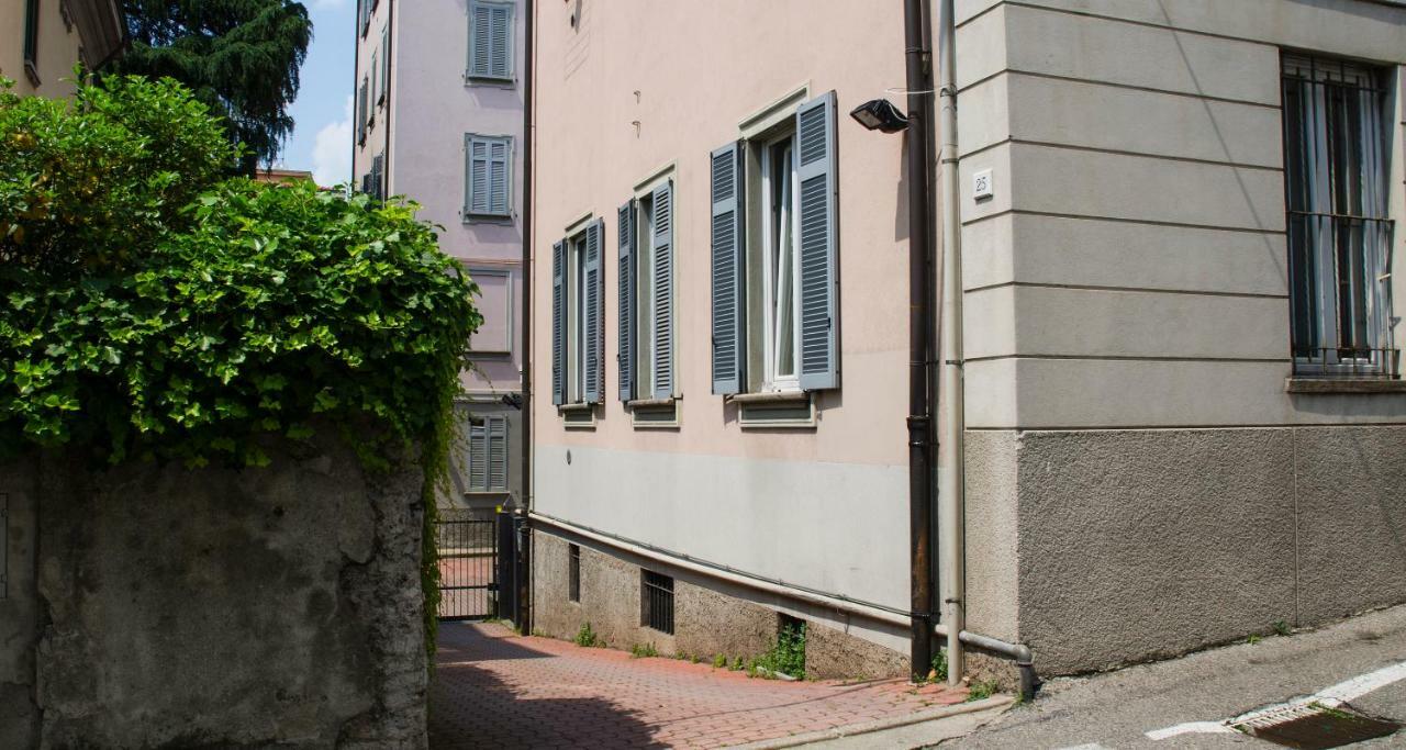 Flowers Apartment Joivy 25 Como Dış mekan fotoğraf