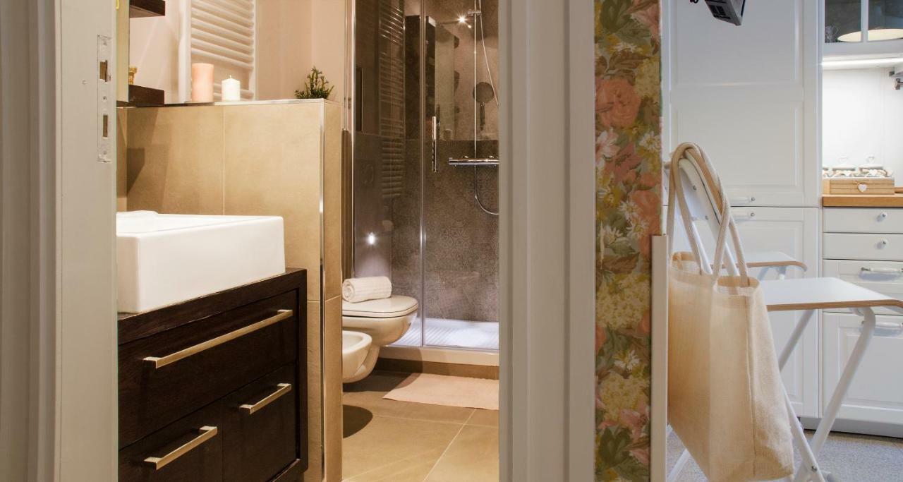 Flowers Apartment Joivy 25 Como Dış mekan fotoğraf