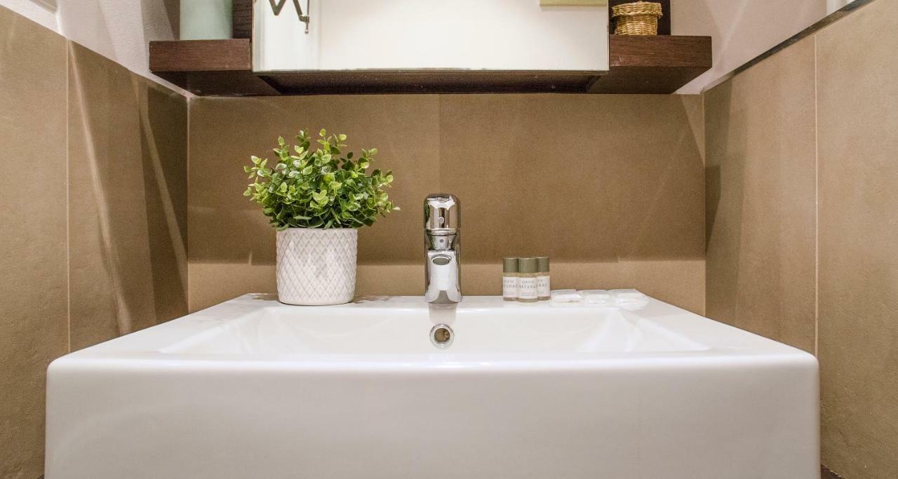 Flowers Apartment Joivy 25 Como Dış mekan fotoğraf
